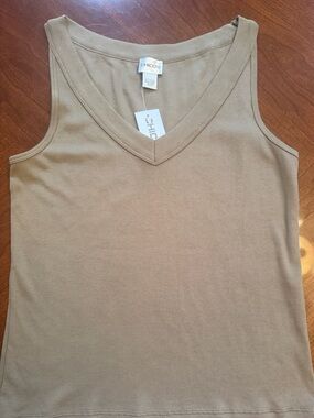 Chico's Ribbed V-Neck Tank Top in Beige Chico’s size 2
